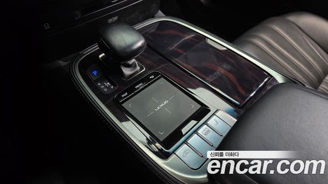 Lexus LS500 2018 — ფოტო 9/20