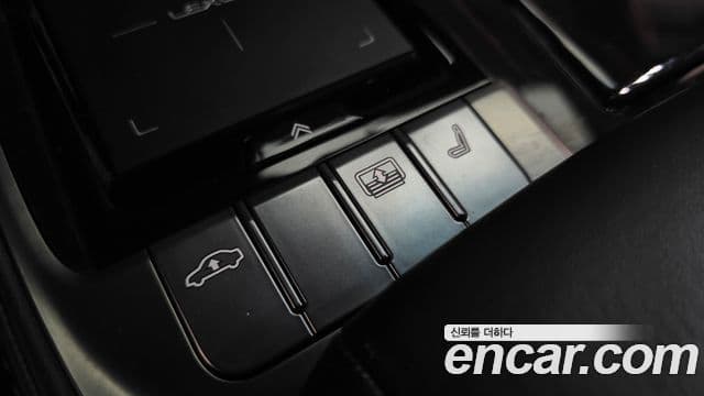 Lexus LS500 2018 — ფოტო 15/20