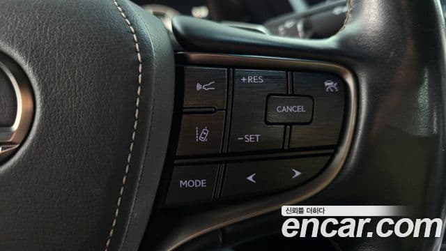 Lexus LS500 2018 — ფოტო 17/20