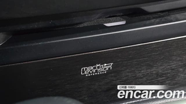 Lexus LS500 2018 — Photo 35/36