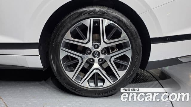 Hyundai Grandeur Hybrid 2023 — Photo 28/34