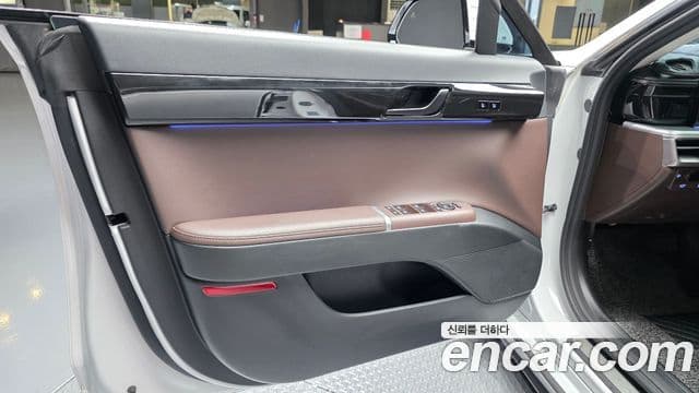 Hyundai Grandeur Hybrid 2023 — Photo 20/34