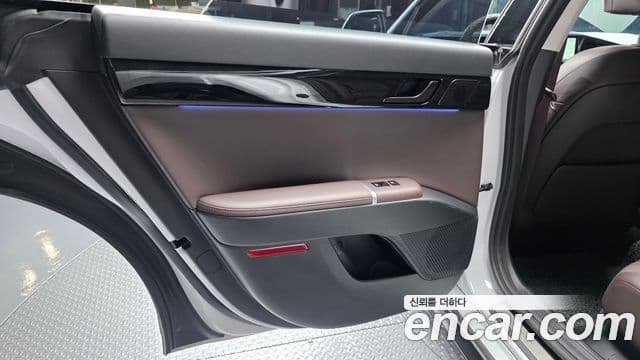 Hyundai Grandeur Hybrid 2023 — Photo 5/34