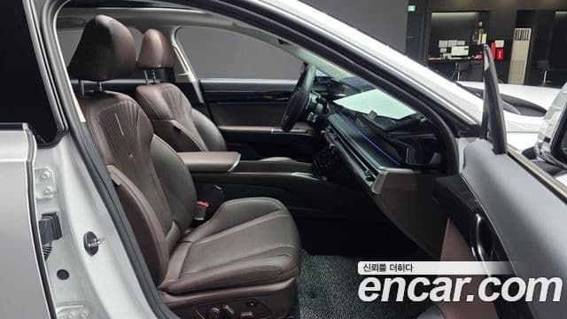 Hyundai Grandeur Hybrid 2023 — Photo 30/34