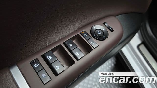 Hyundai Grandeur Hybrid 2023 — Photo 14/34