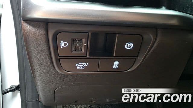 Hyundai Grandeur Hybrid 2023 — Photo 7/34