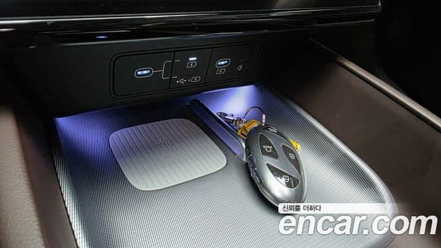 Hyundai Grandeur Hybrid 2023 — Photo 9/34