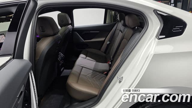 BMW 5 Series 2026 — ფოტო 14/34