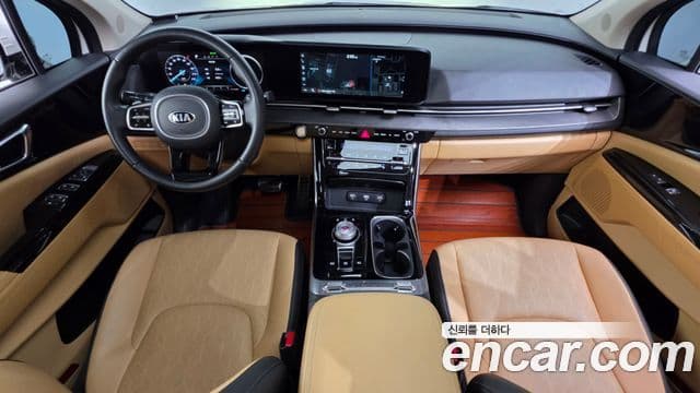 Kia Carnival 2021 — ფოტო 7/20