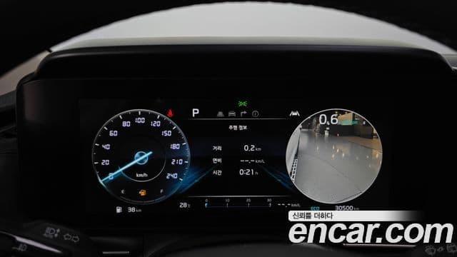 Kia Carnival 2021 — ფოტო 8/20