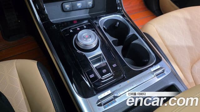 Kia Carnival 2021 — ფოტო 9/20