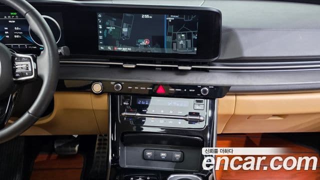 Kia Carnival 2021 — ფოტო 14/20