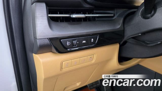 Kia Carnival 2021 — ფოტო 17/20