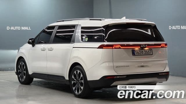 Kia Carnival 2021 — ფოტო 3/20