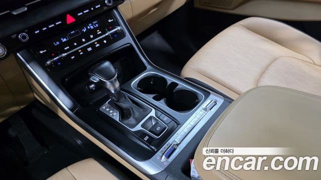 Kia Carnival 2021 — ფოტო 8/20
