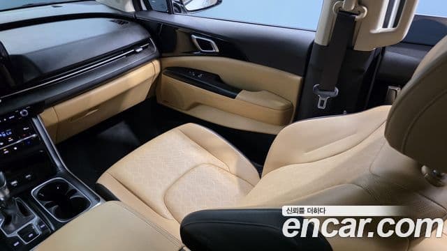 Kia Carnival 2021 — ფოტო 12/20