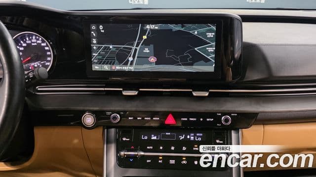 Kia Carnival 2021 — ფოტო 16/20