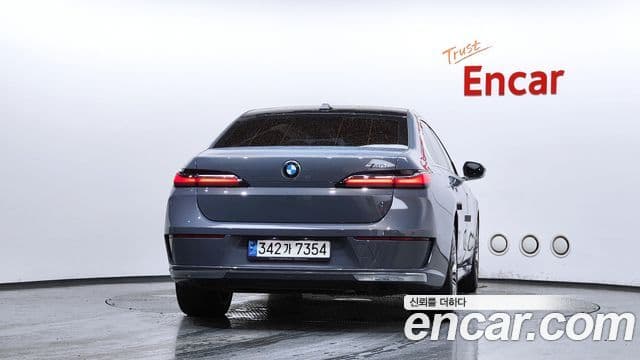 BMW 7 Series 2023 — Photo 12/43