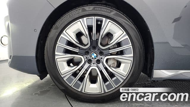 BMW 7 Series 2023 — Photo 26/43