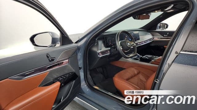 BMW 7 Series 2023 — Photo 15/43