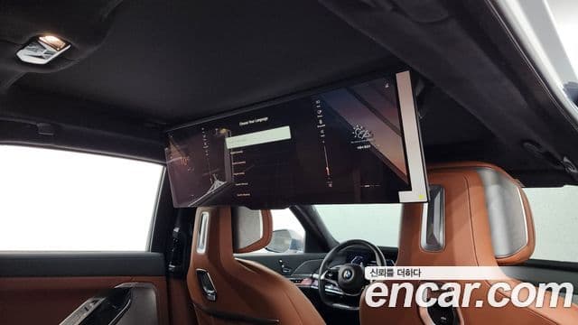 BMW 7 Series 2023 — Photo 27/43