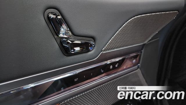 BMW 7 Series 2023 — Photo 6/43