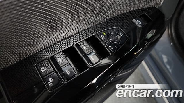 BMW 7 Series 2023 — Photo 41/43