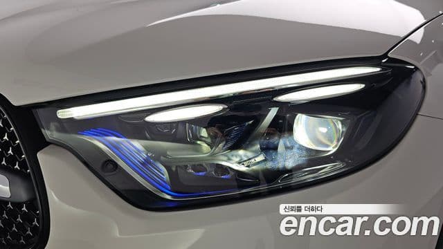 Mercedes-Benz GLC-Class 2026 — Photo 31/37