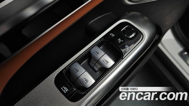 Mercedes-Benz GLC-Class 2026 — Photo 13/37