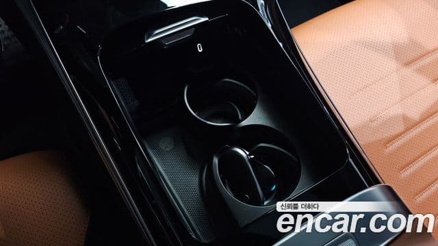 Mercedes-Benz GLC-Class 2026 — Photo 28/37