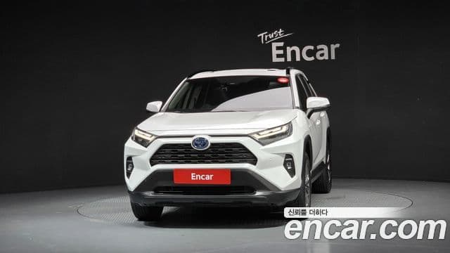 Toyota RAV4 2023 — Şəkil 3/20