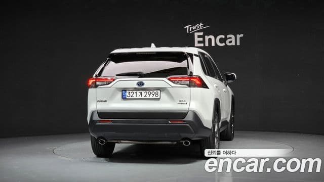 Toyota RAV4 2023 — Şəkil 4/20