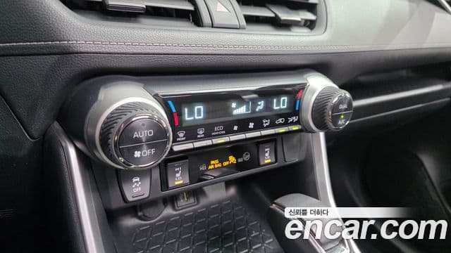 Toyota RAV4 2023 — Şəkil 17/20