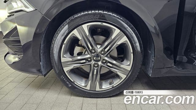Kia K5 2021 — ფოტო 5/20