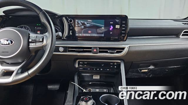 Kia K5 2021 — ფოტო 17/20