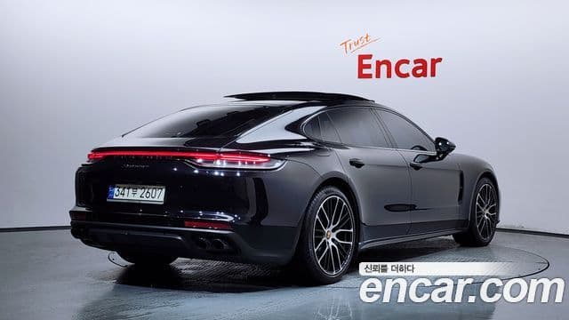 Porsche Panamera 2021 — Фото 1/20