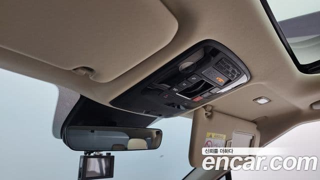 Kia Carnival 2025 — Фото 17/20