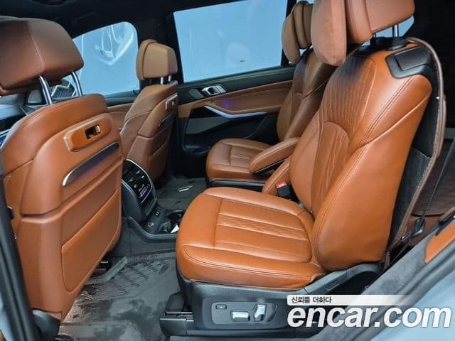 BMW X7 2023 — Şəkil 12/18