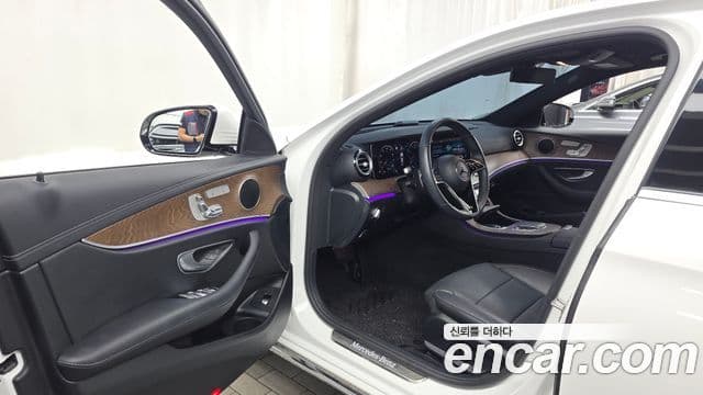 Mercedes-Benz E-Class 2023 — Şəkil 10/20
