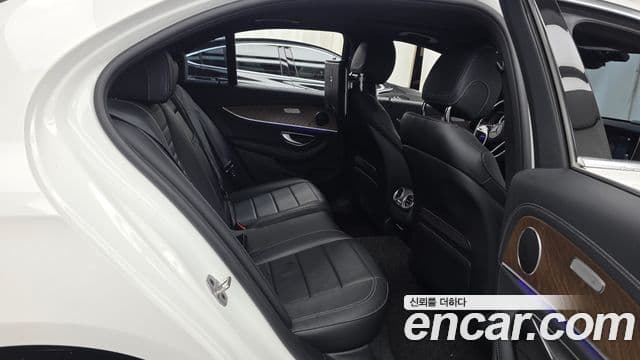 Mercedes-Benz E-Class 2023 — Şəkil 12/20