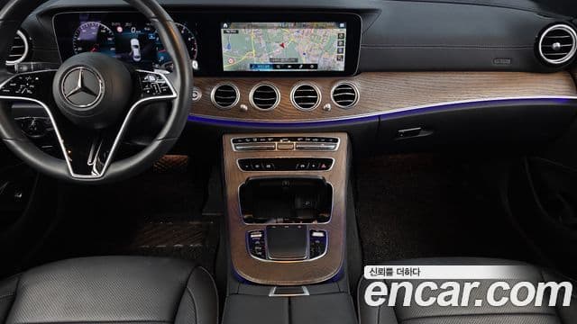 Mercedes-Benz E-Class 2023 — Şəkil 14/20