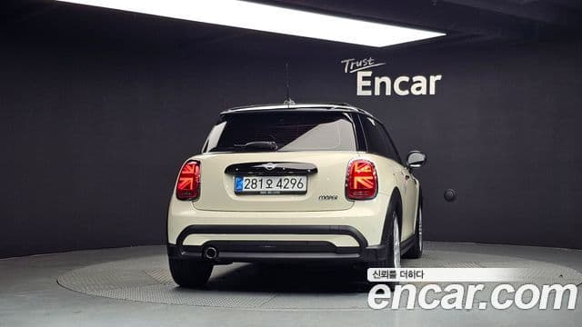 Mini Cooper 2021 — ფოტო 4/20