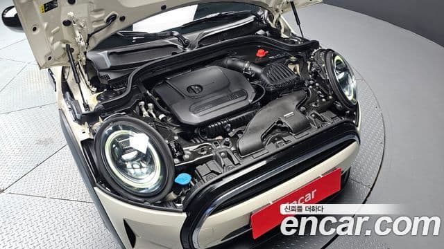 Mini Cooper 2021 — ფოტო 6/20