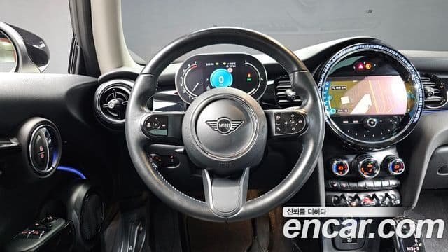Mini Cooper 2021 — ფოტო 12/20