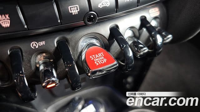 Mini Cooper 2021 — ფოტო 17/20