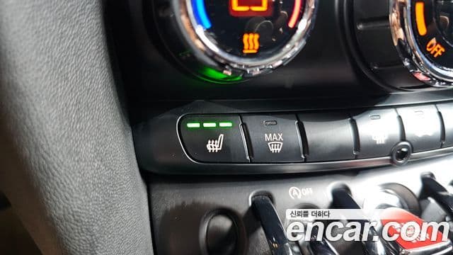 Mini Cooper 2021 — ფოტო 18/20