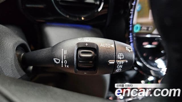 Mini Cooper 2021 — ფოტო 19/20