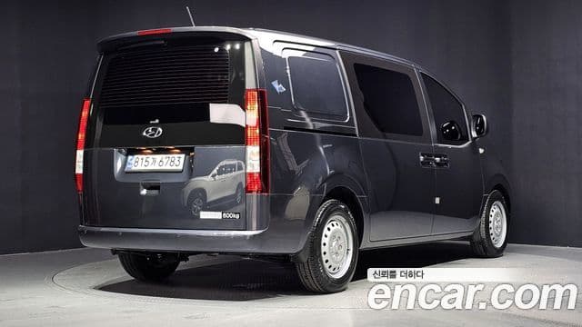 Hyundai Staria 2023 — Şəkil 2/20