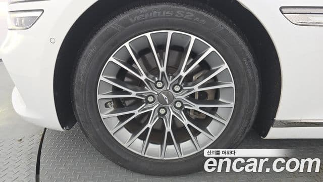 Genesis Electrified G80 2022 — фото 4 из 20
