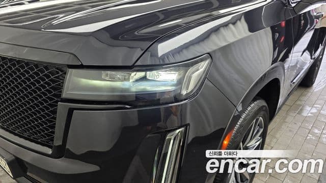 Cadillac Escalade 2022 — Photo 20/35